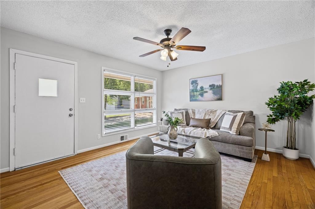 5327 Maple Street — photo 11