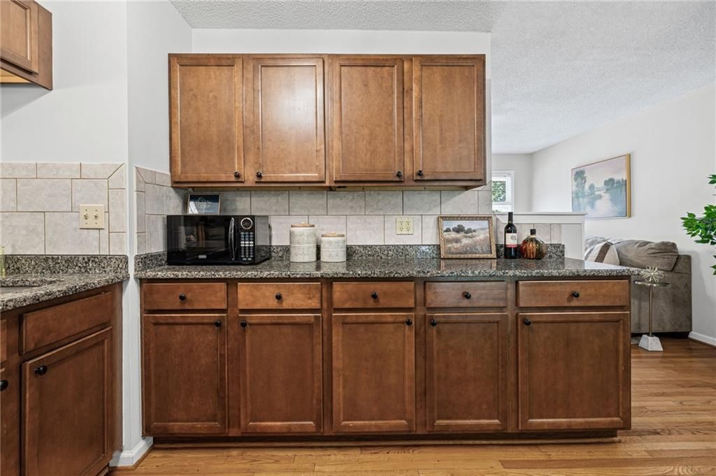 5327 Maple Street — photo 17