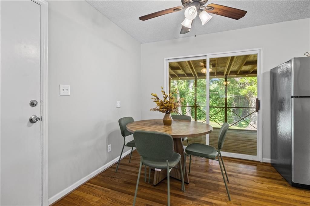 5327 Maple Street — photo 20