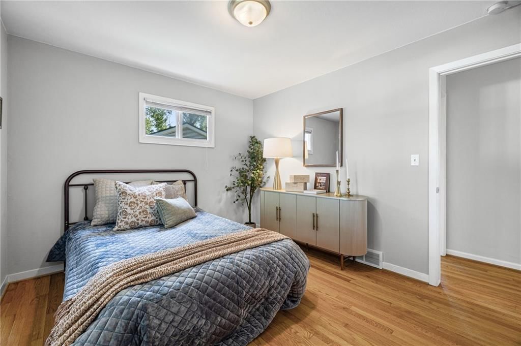 5327 Maple Street — photo 22