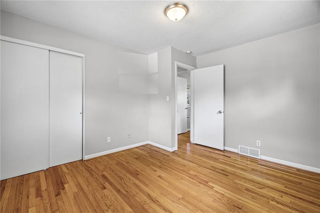 5327 Maple Street — photo 27