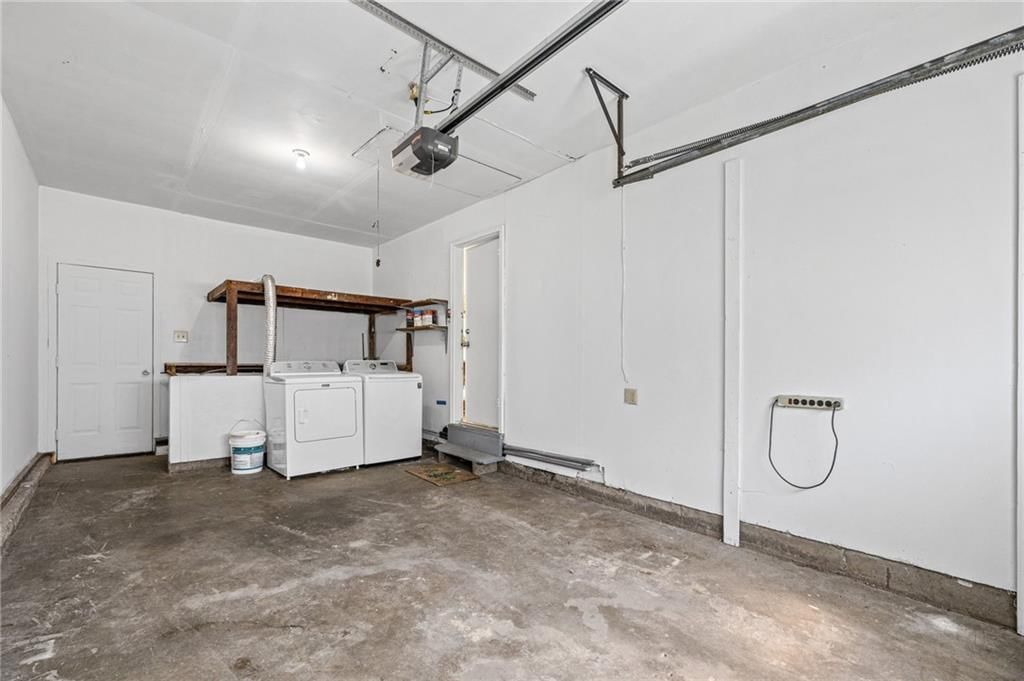 5327 Maple Street — photo 32