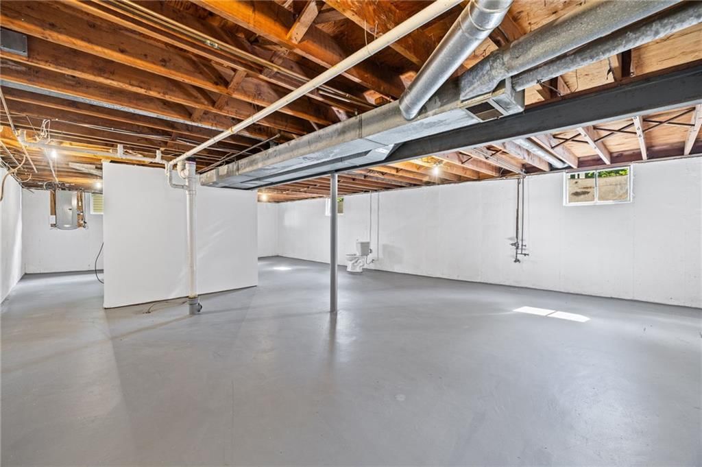 5327 Maple Street — photo 33