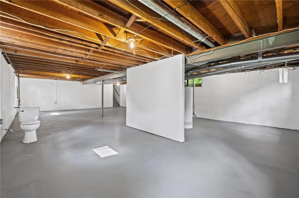 5327 Maple Street — photo 36