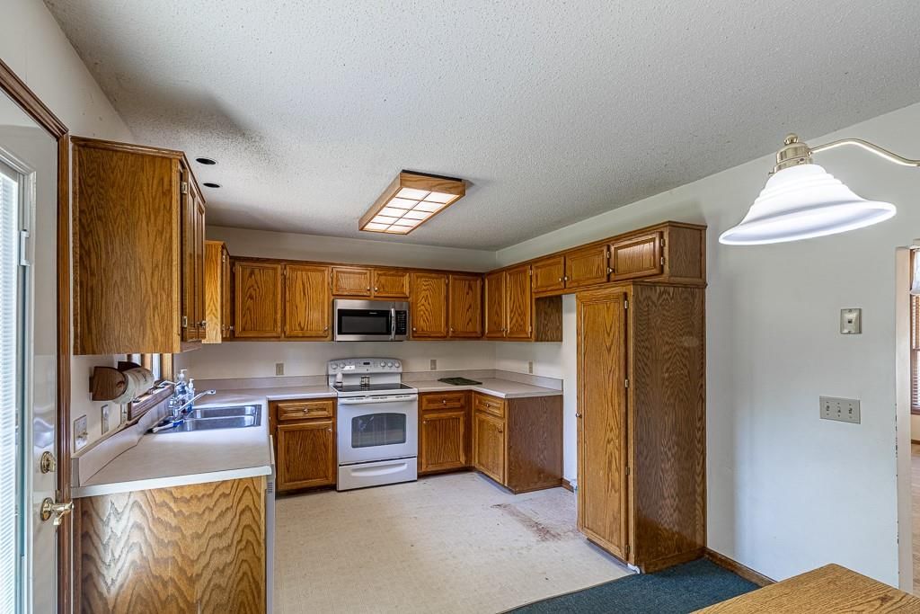 605 Judith Street — photo 12
