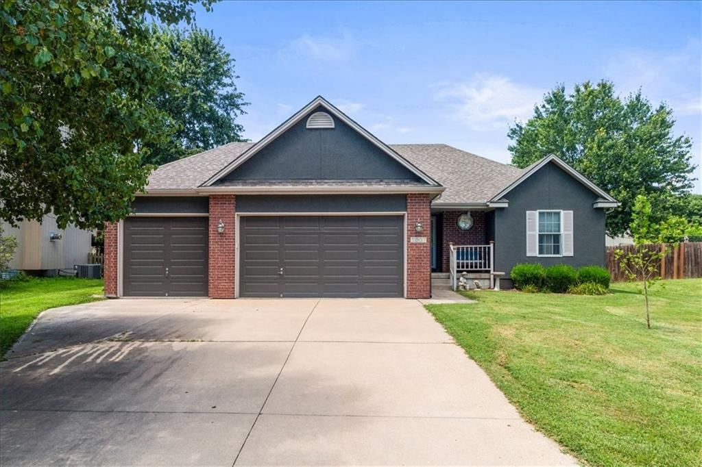 1307 SE Scenic Drive — photo 1