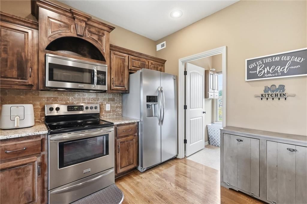 10019 N Lister Avenue — photo 10
