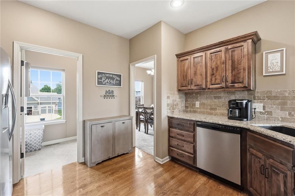 10019 N Lister Avenue — photo 29