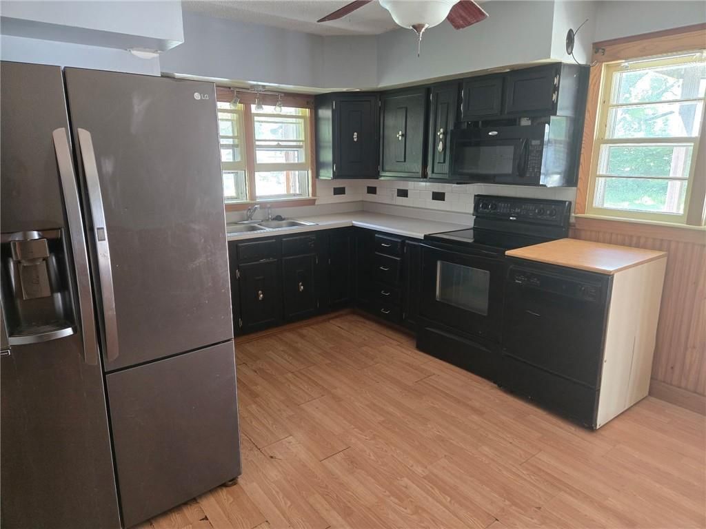527 N 141st Street — photo 8