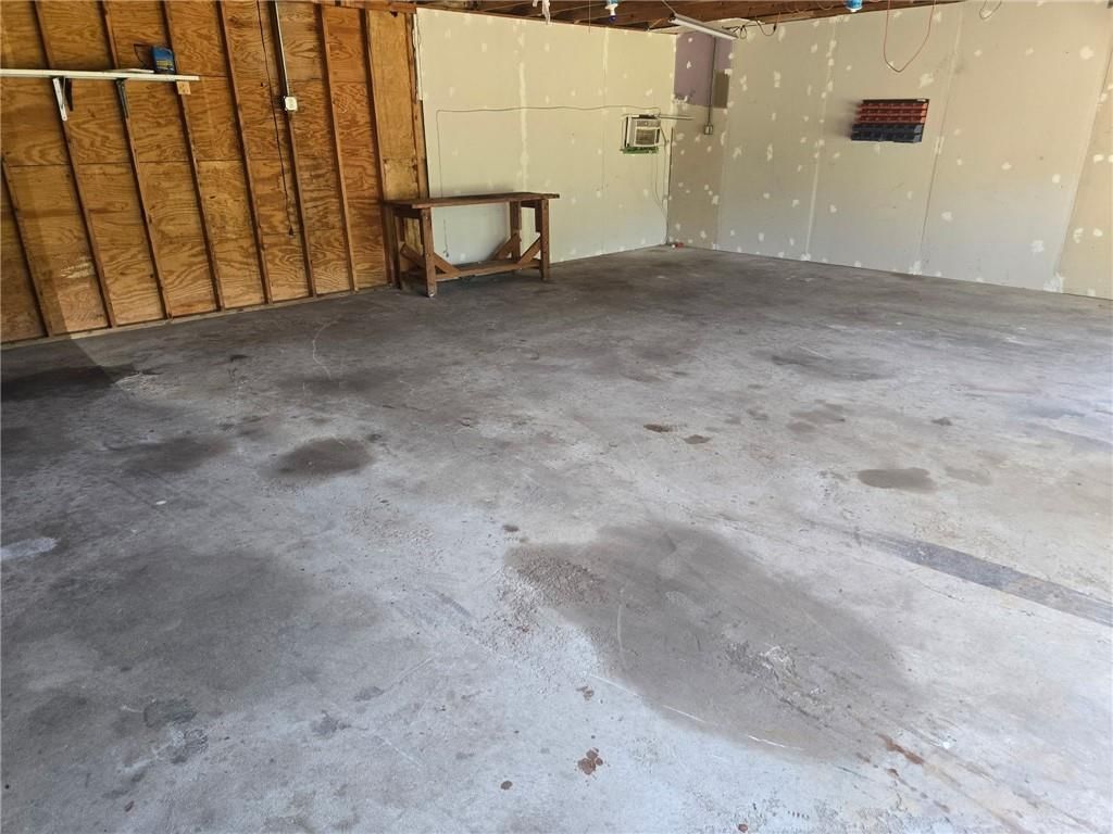 527 N 141st Street — photo 11