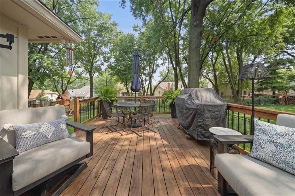 8262 W 117th Street — photo 35