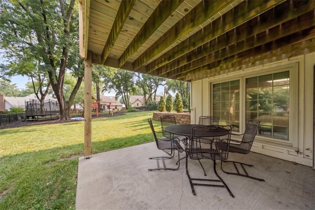 8262 W 117th Street — photo 40