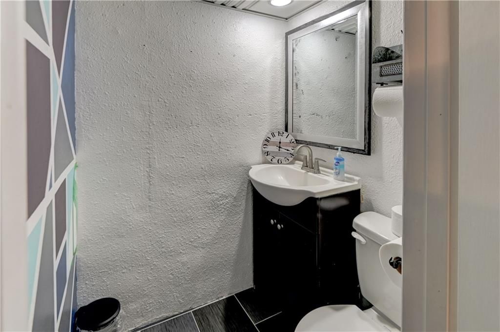 8809 E 109TH Terrace — photo 40