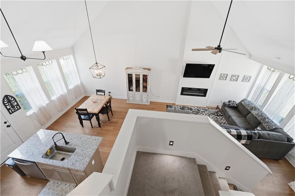 413 W Walnut Street — photo 4