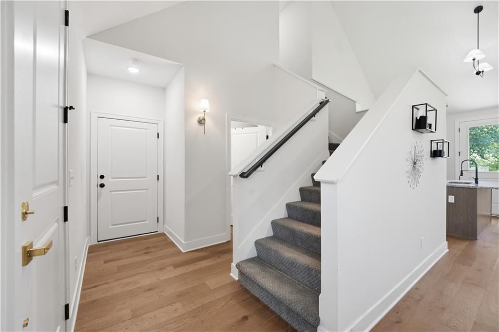 413 W Walnut Street — photo 8