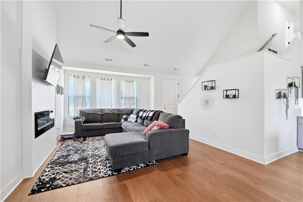 413 W Walnut Street — photo 11