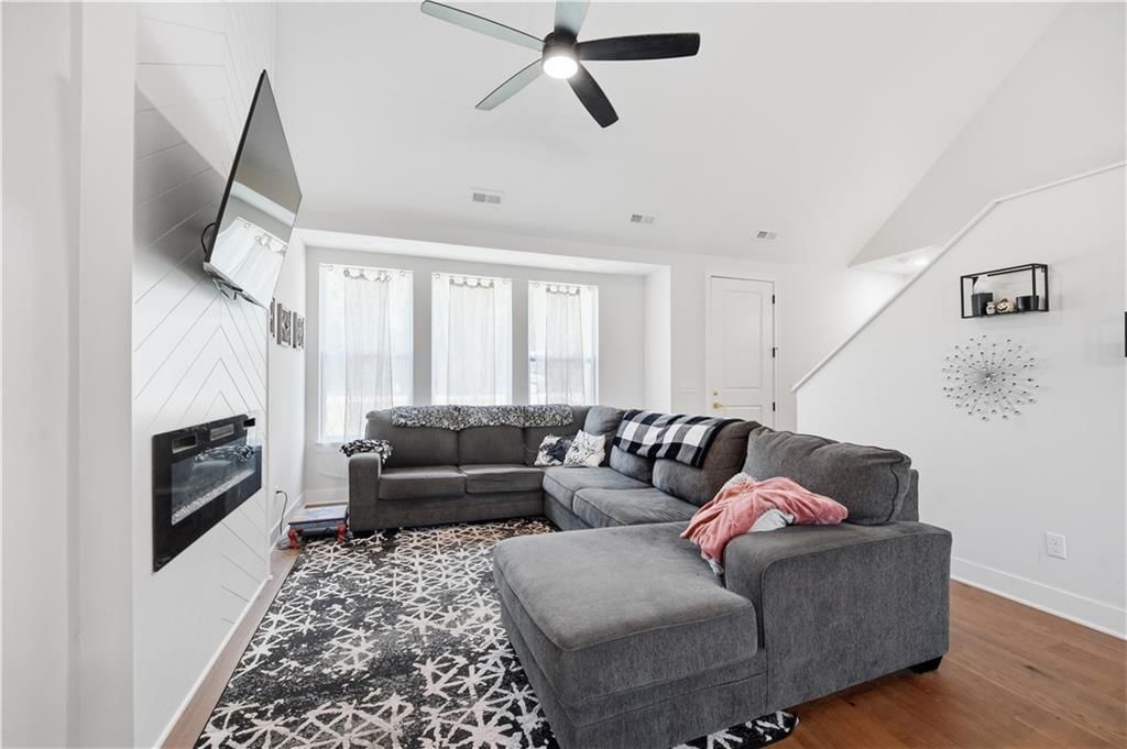 413 W Walnut Street — photo 12