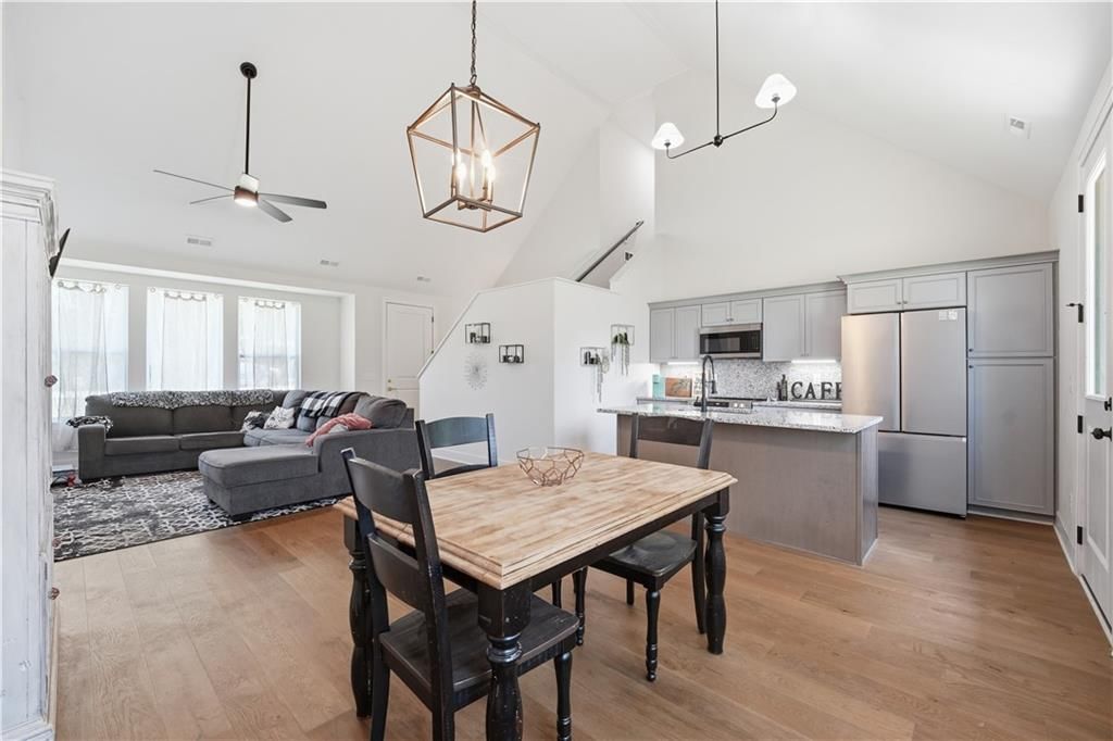 413 W Walnut Street — photo 15