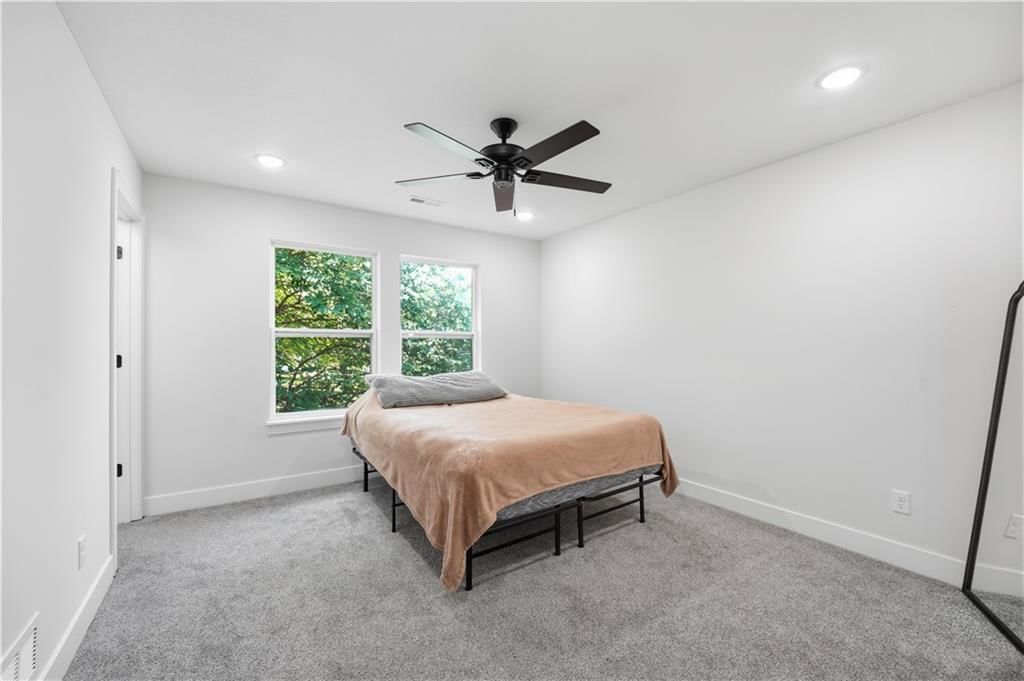 413 W Walnut Street — photo 27