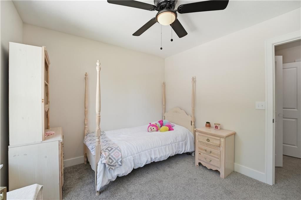 413 W Walnut Street — photo 31
