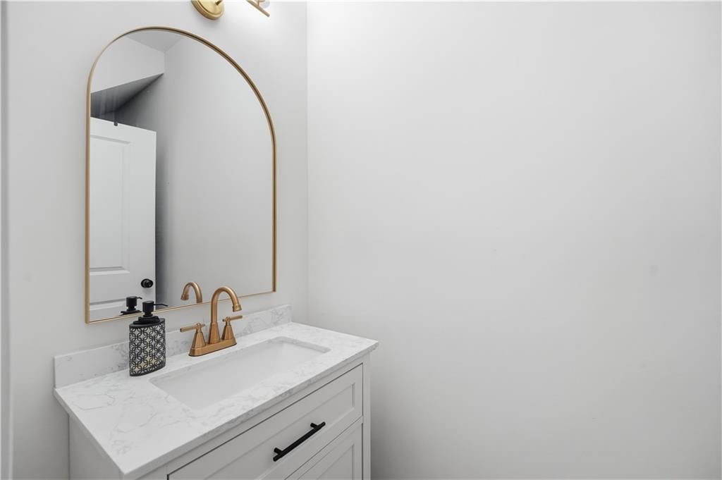 413 W Walnut Street — photo 32