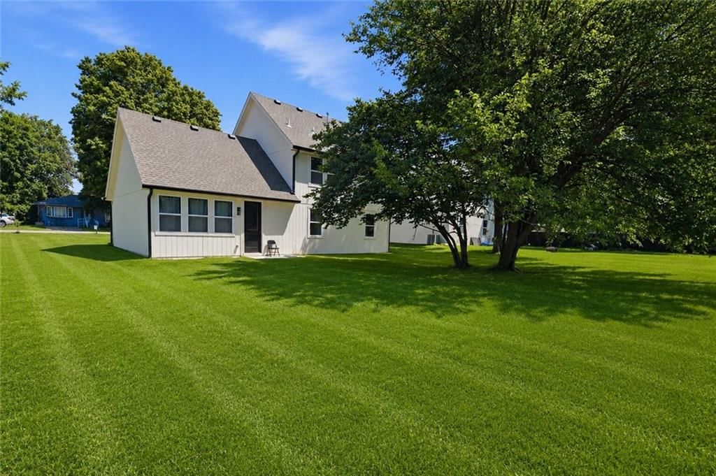 413 W Walnut Street — photo 38