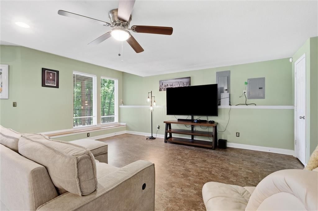 9528 Pearl Avenue — photo 34