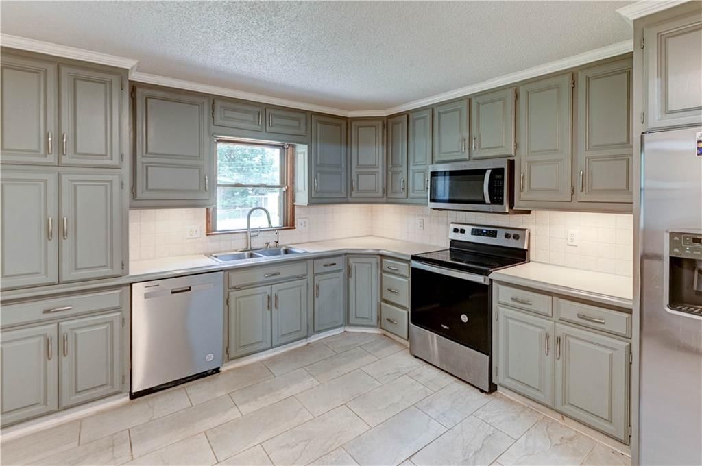 2400 NW 86th Terrace — photo 38