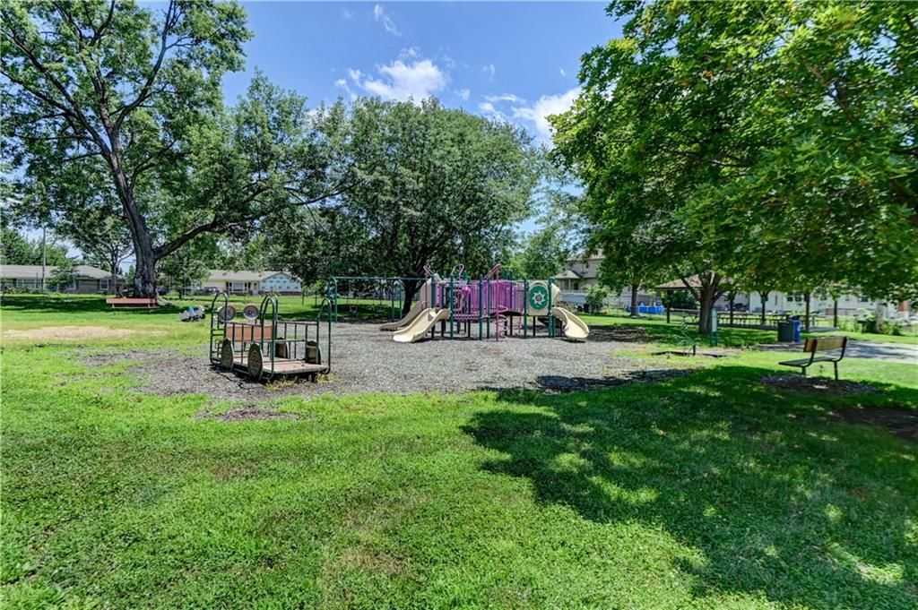 2400 NW 86th Terrace — photo 76