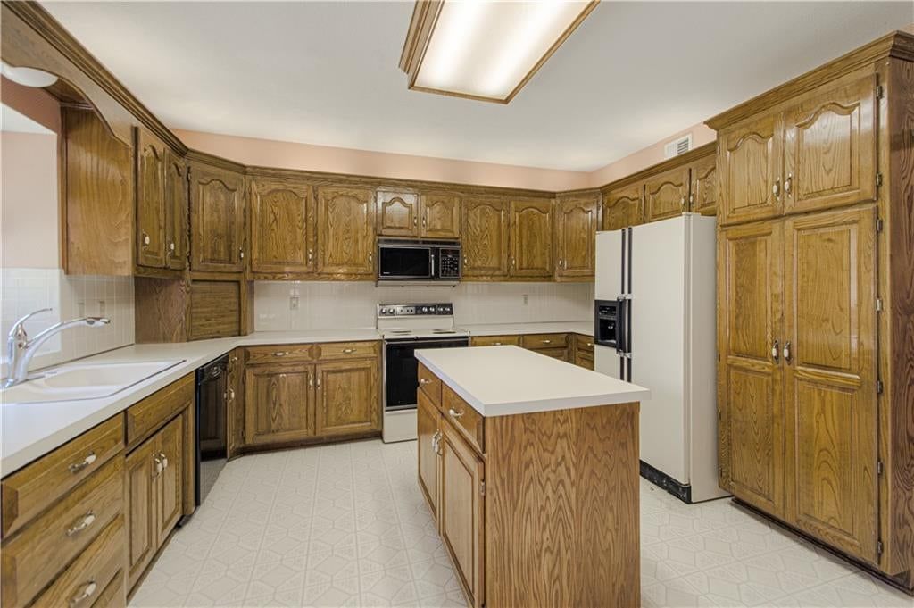 602 W 115th Terrace — photo 11