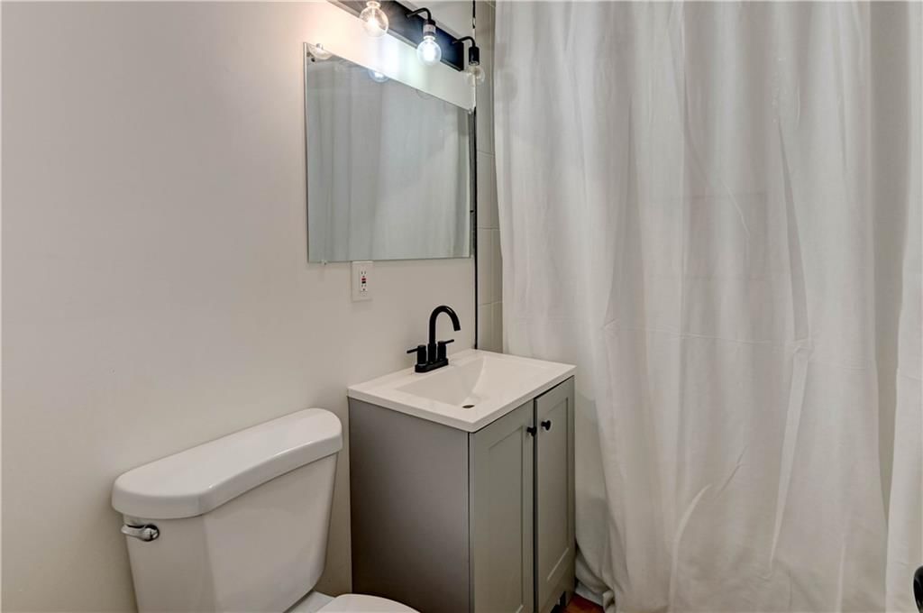9800 Parkwood Avenue — photo 23