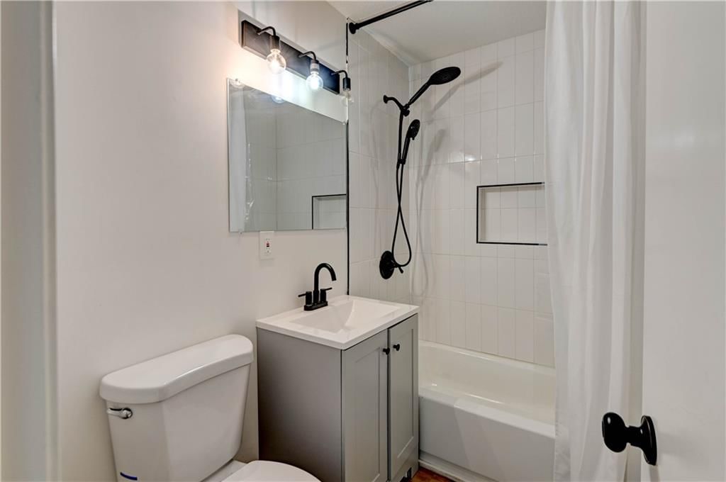 9800 Parkwood Avenue — photo 24