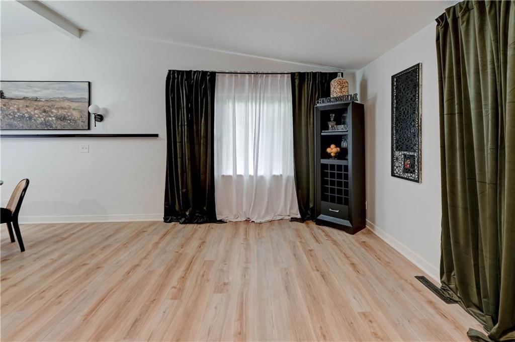 9800 Parkwood Avenue — photo 36