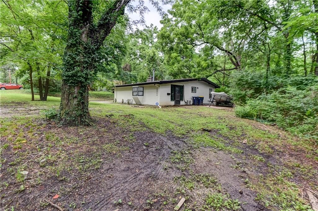 9800 Parkwood Avenue — photo 41