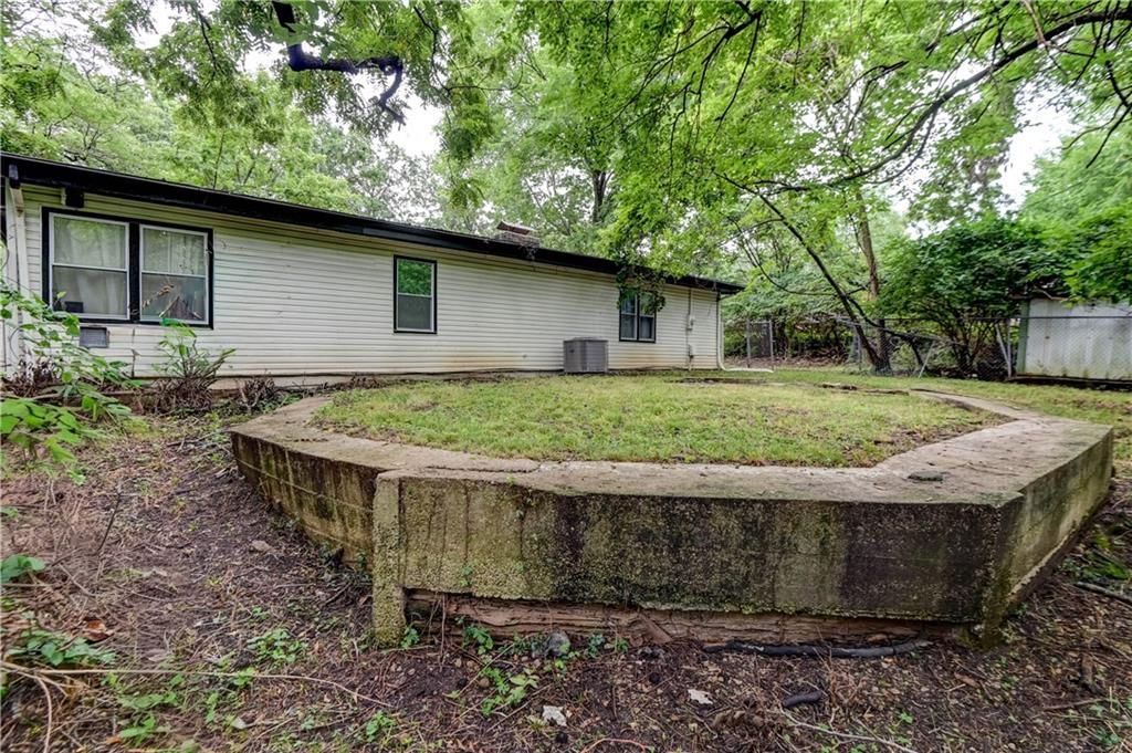 9800 Parkwood Avenue — photo 43