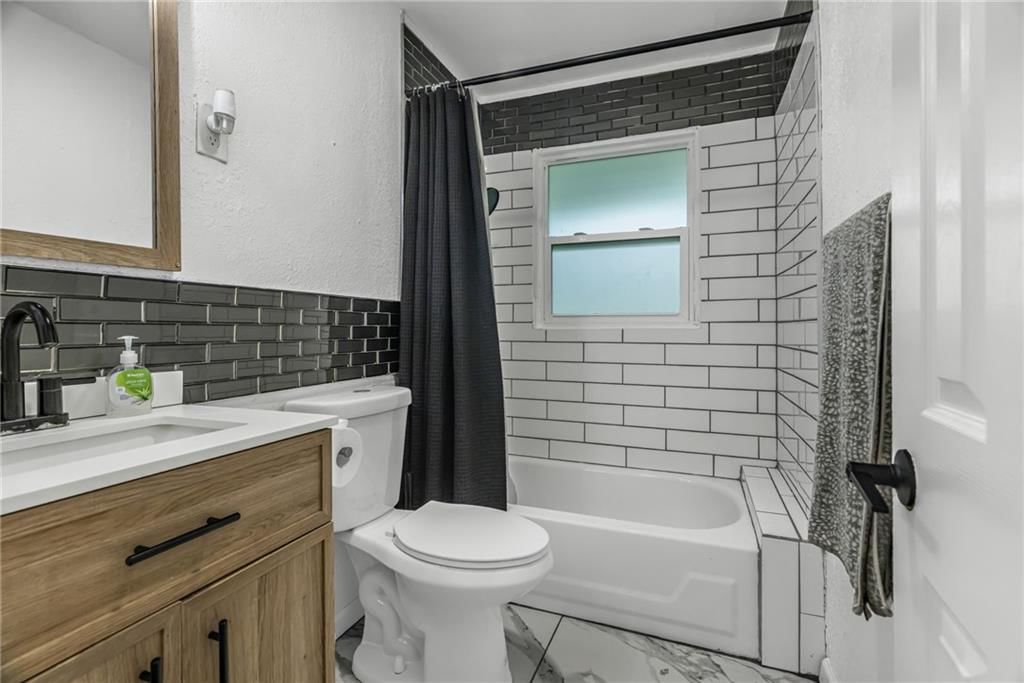 1400 E 76th Terrace — photo 11