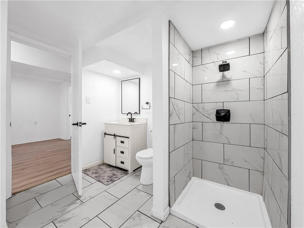 1400 E 76th Terrace — photo 39