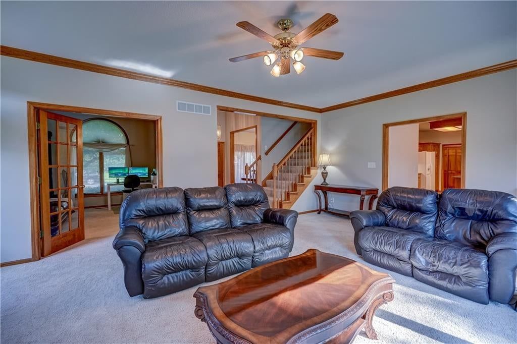 Photo 16 of 60 - 512 Canterbury Lane, Lee's Summit, MO 64063