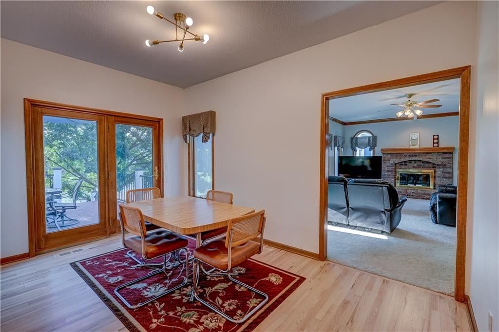 Photo 21 of 60 - 512 Canterbury Lane, Lee's Summit, MO 64063