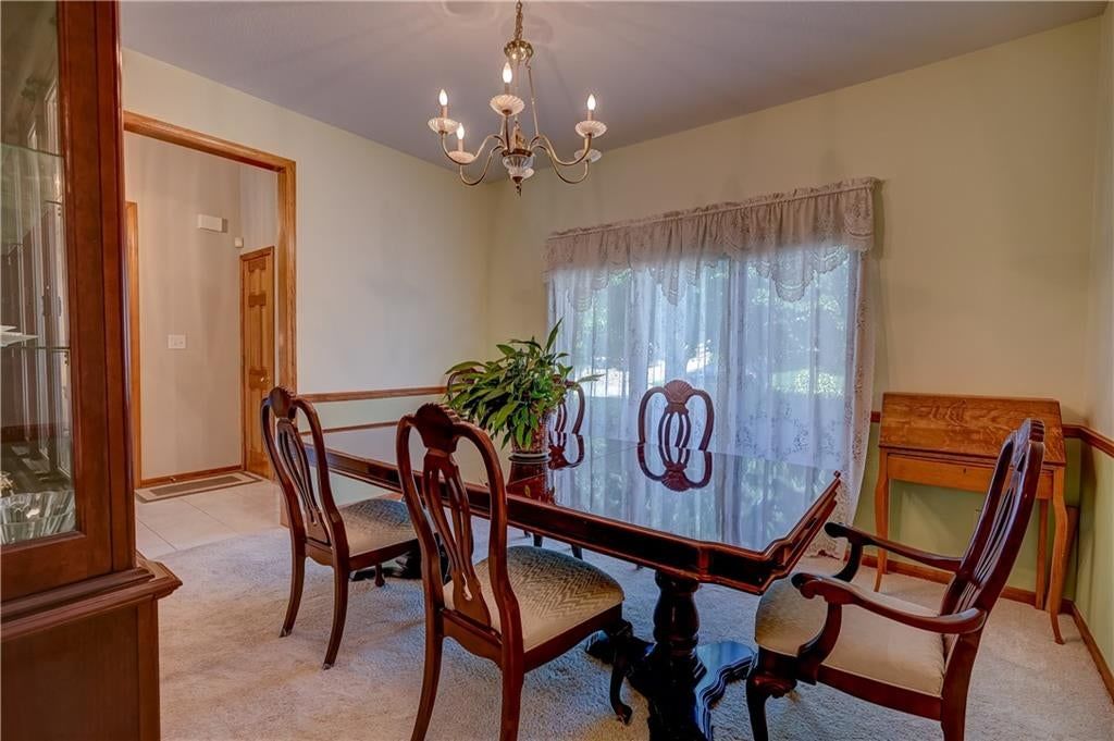 Photo 31 of 60 - 512 Canterbury Lane, Lee's Summit, MO 64063
