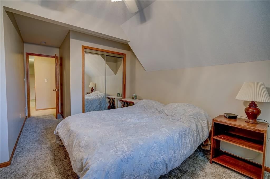 Photo 39 of 60 - 512 Canterbury Lane, Lee's Summit, MO 64063