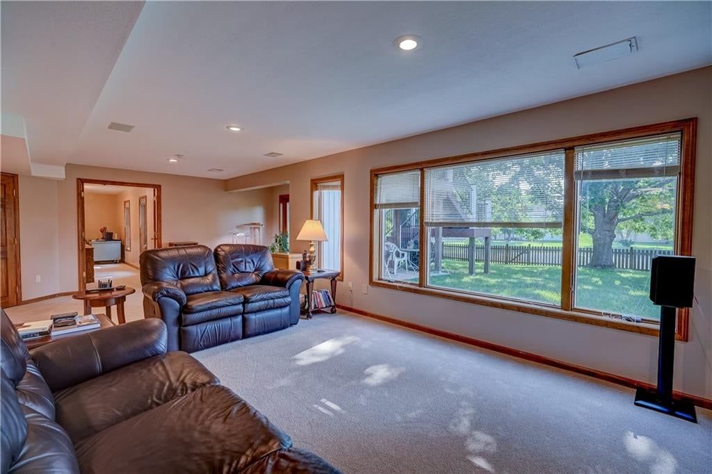 Photo 55 of 60 - 512 Canterbury Lane, Lee's Summit, MO 64063