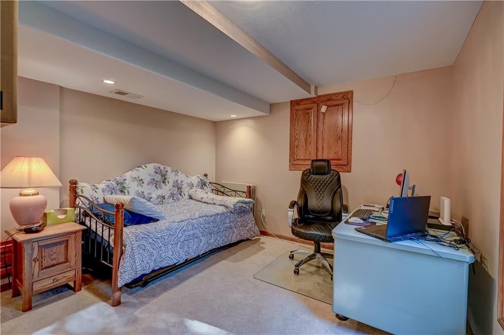 Photo 59 of 60 - 512 Canterbury Lane, Lee's Summit, MO 64063