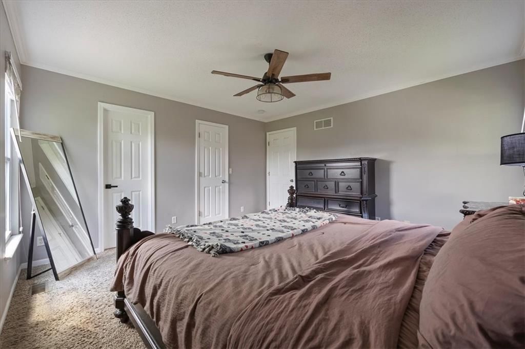 1045 E PUMPKIN RIDGE Street — photo 11