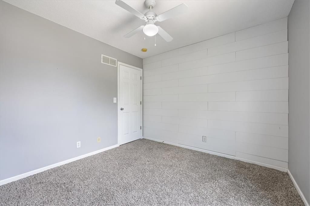1045 E PUMPKIN RIDGE Street — photo 16