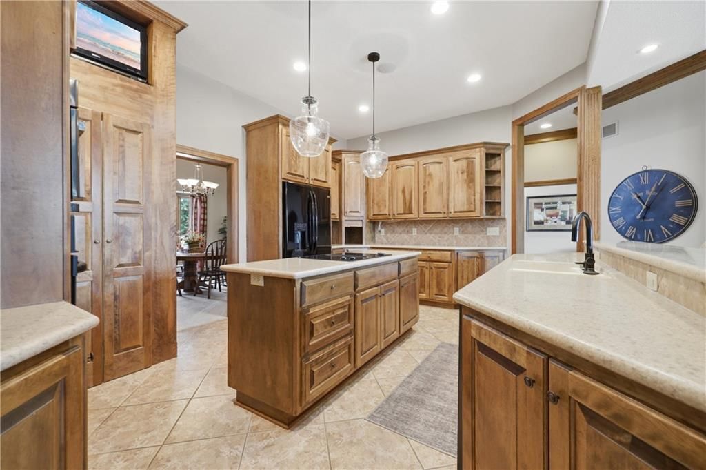 4402 NW Bittersweet Lane — photo 12