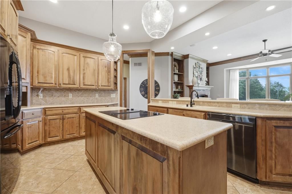 4402 NW Bittersweet Lane — photo 15
