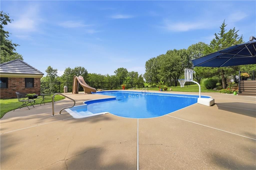 4402 NW Bittersweet Lane — photo 63