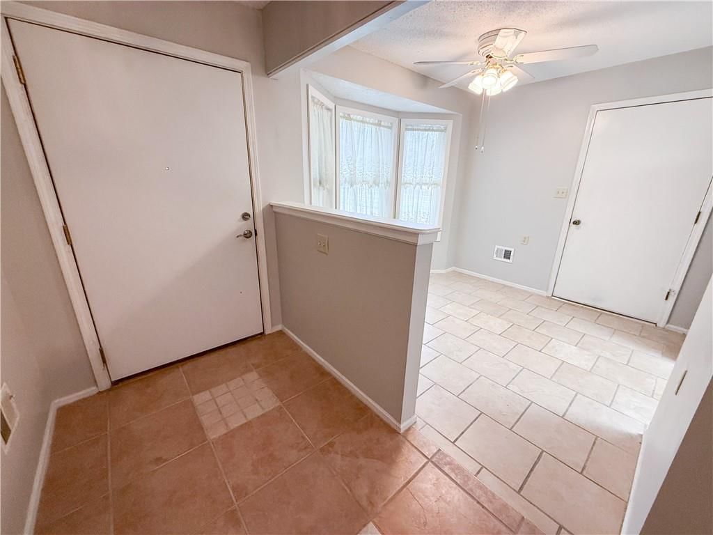 1303 W Stone Boulevard — photo 3