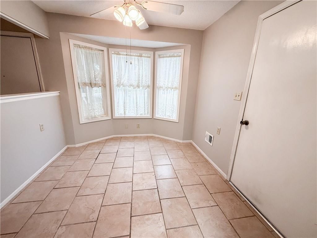 1303 W Stone Boulevard — photo 5